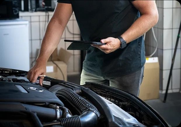 Kfz-Schäden sicher bewerten lassen: Vorteil für Halter
